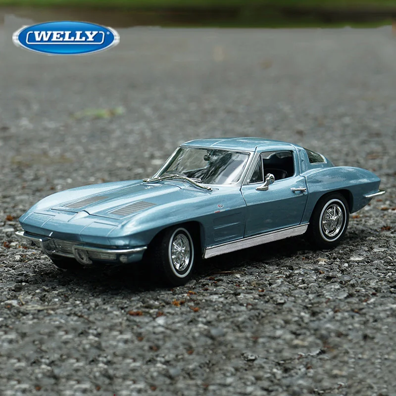 1963 Chevrolet Corvette Diecast Model 1:24 Scale 2 1963 Chevrolet Corvette Diecast Model 1:24 Scale - Image 2