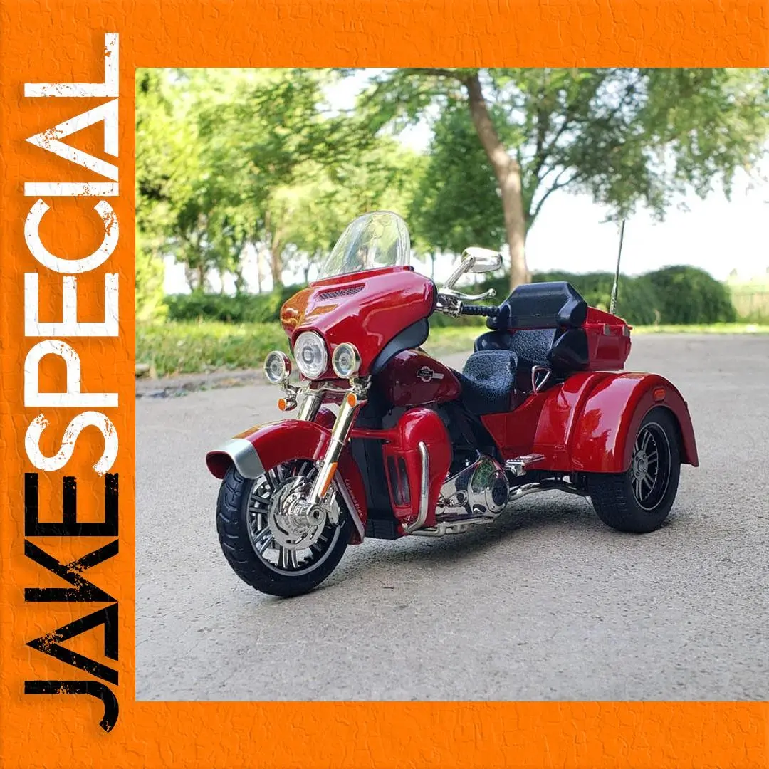 Vibrant Red 1:9 Diecast Motorcycle Model 1 Vibrant Red 1:9 Diecast Motorcycle Model