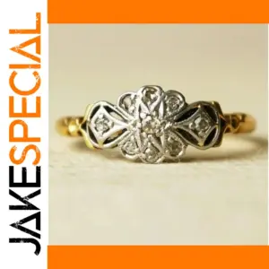 Floral Design Fashion Cocktail Ring in Gold/Silver