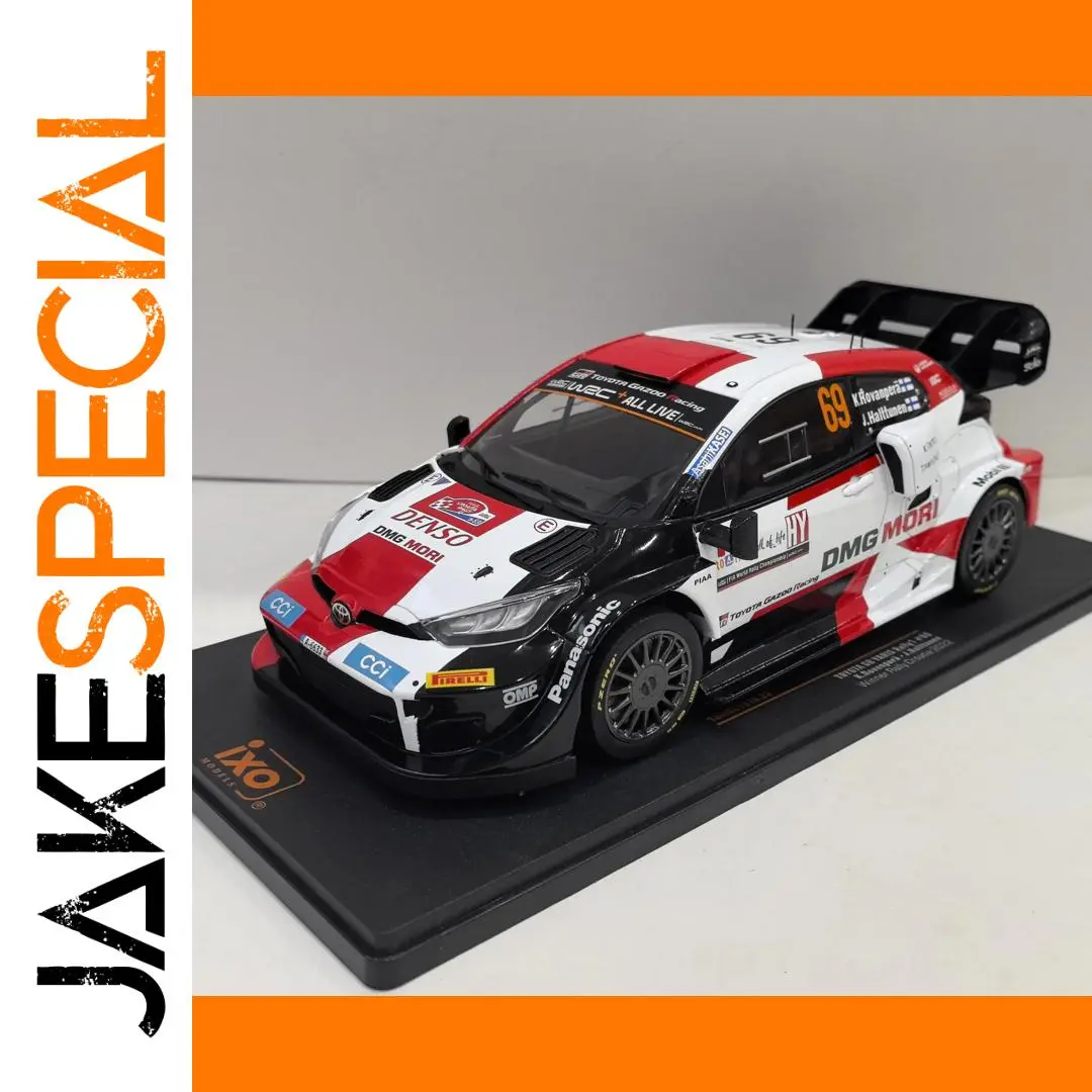 1:18 White Diecast Racing Car Model 1 1:18 White Diecast Racing Car Model