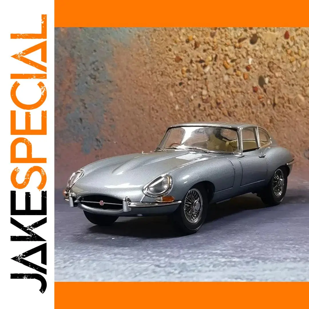 1:24 Silver Jaguar E-type Diecast Model 1 1:24 Silver Jaguar E-type Diecast Model