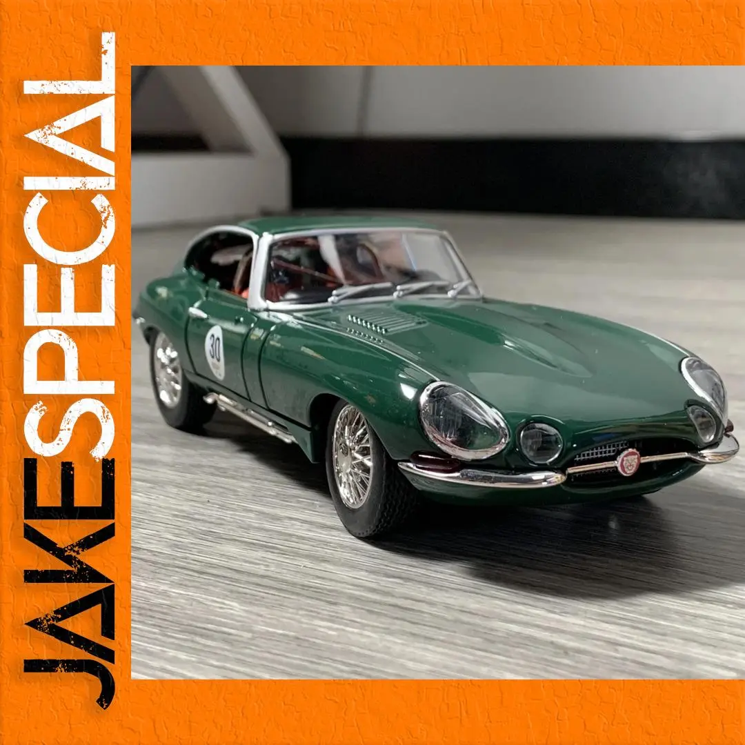 Green Jaguar E-Type Diecast Model 1:24 Scale 1 Green Jaguar E-Type Diecast Model 1:24 Scale