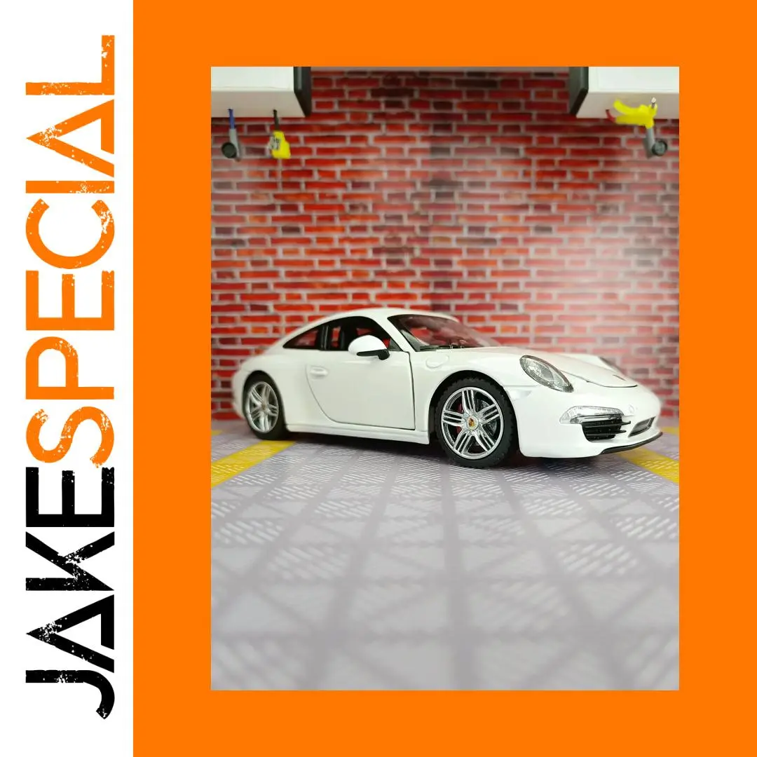 White Porsche 911 Diecast Model 1:24 Scale 1 White Porsche 911 Diecast Model 1:24 Scale