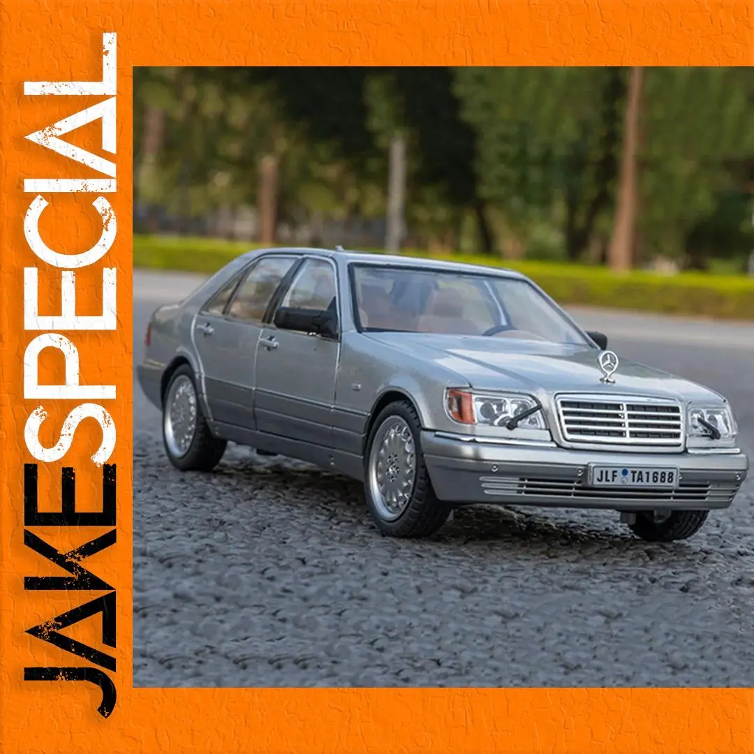 1:24 Scale Mercedes-Benz Diecast Model 1 1:24 Scale Mercedes-Benz Diecast Model