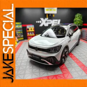 1:18 Scale ID.6 Crozz Alloy Model for Collectors