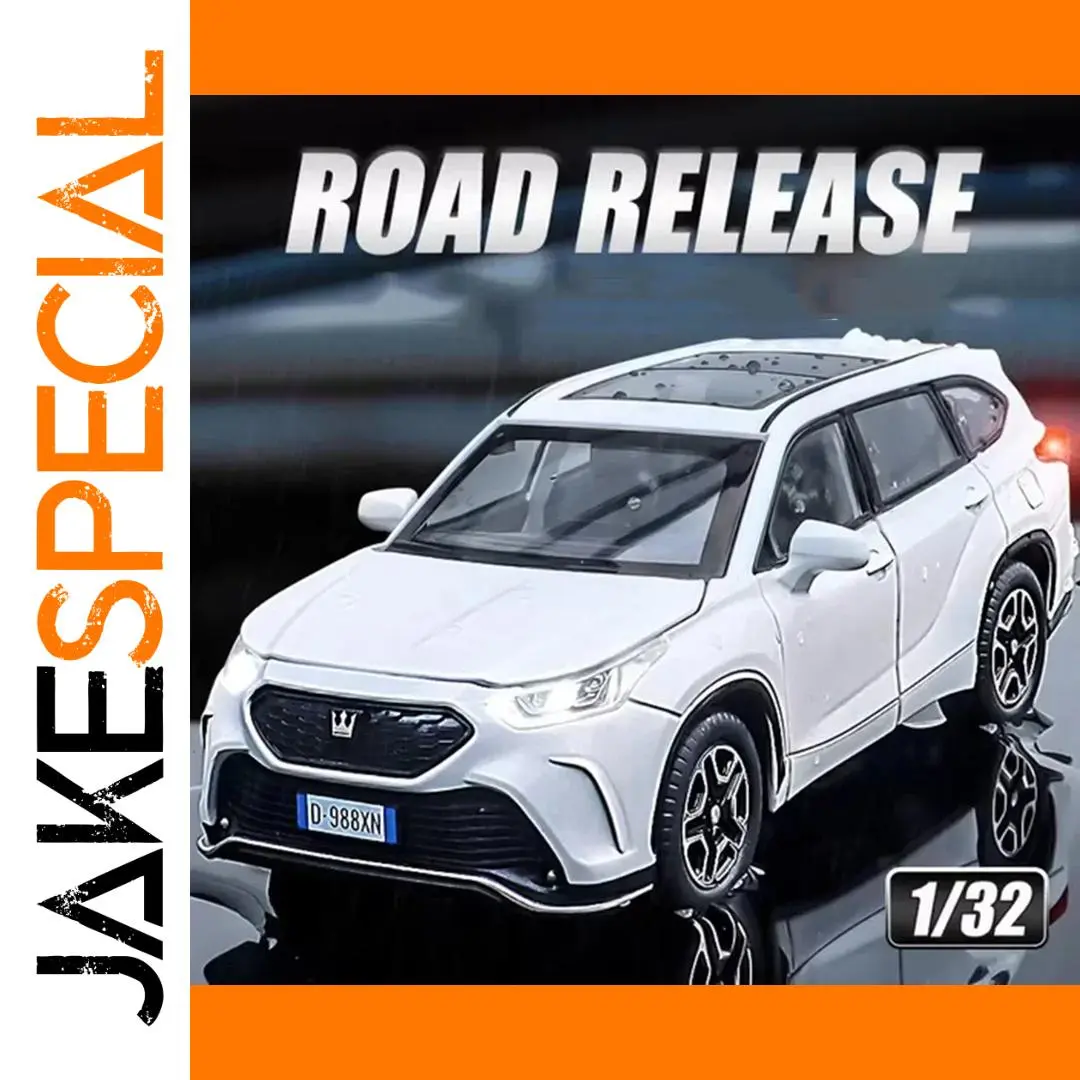White 1:32 Scale Crown Kluger Model SUV 1 White 1:32 Scale Crown Kluger Model SUV