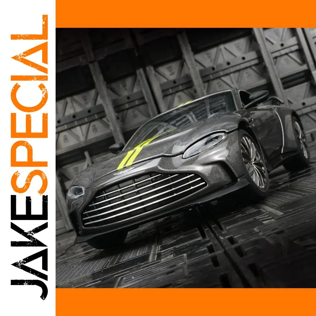1:24 Scale Diecast Aston Martin Vantage V12 Model 1 1:24 Scale Diecast Aston Martin Vantage V12 Model