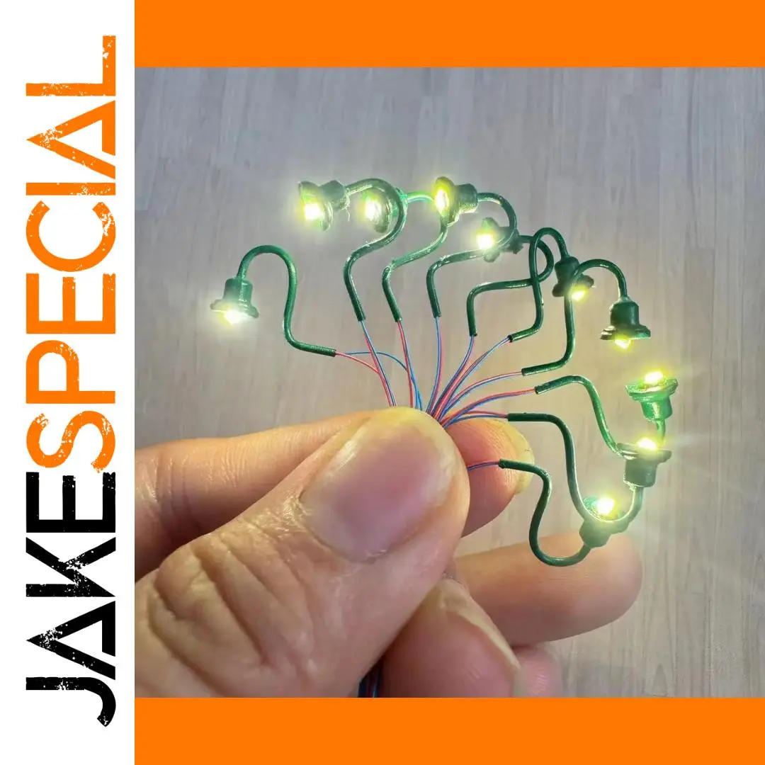 Vintage HO Scale Wall-Mounted Street Lamps (5 Pieces) 1 Vintage HO Scale Wall-Mounted Street Lamps (5 Pieces)