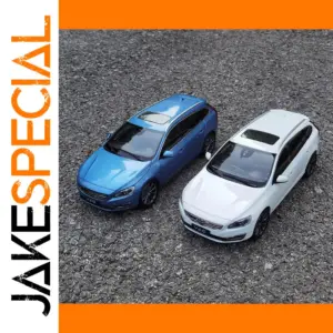 V60 Travel Edition 1:18 Die-Cast Model Car