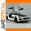 White Mercedes-Benz SLS 1:24 Diecast Model