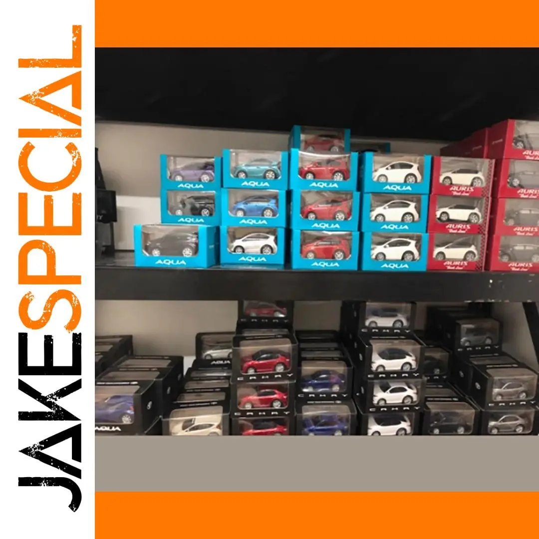 1/30 Scale Diecast Car Collectible Set 1 1/30 Scale Diecast Car Collectible Set