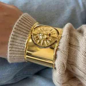 Vibrant Stainless Steel Sunburst Cuff Bracelet 8 A56866bf893a94be9bc283f6fd28043bcu