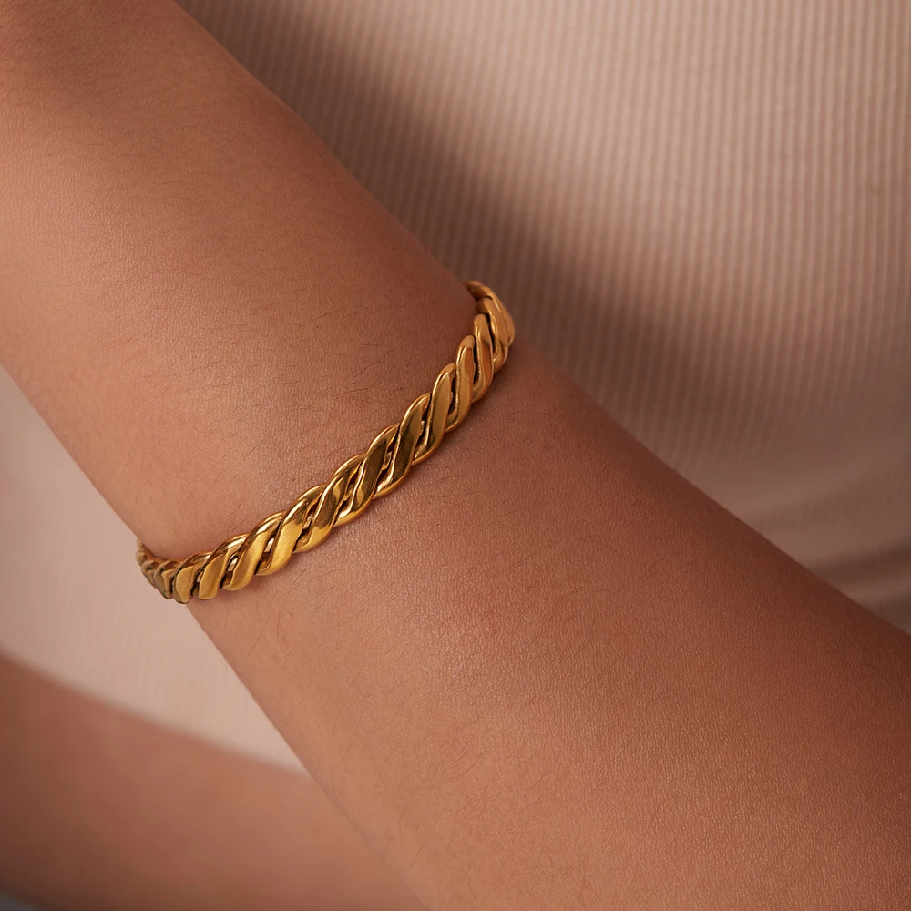 Gold-Tone Stainless Steel Link Bracelet for Women 3 Gold-Tone Stainless Steel Link Bracelet for Women - Image 3