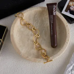 A8158f899e1f84f8cad1ebedb2cb8e7d3m