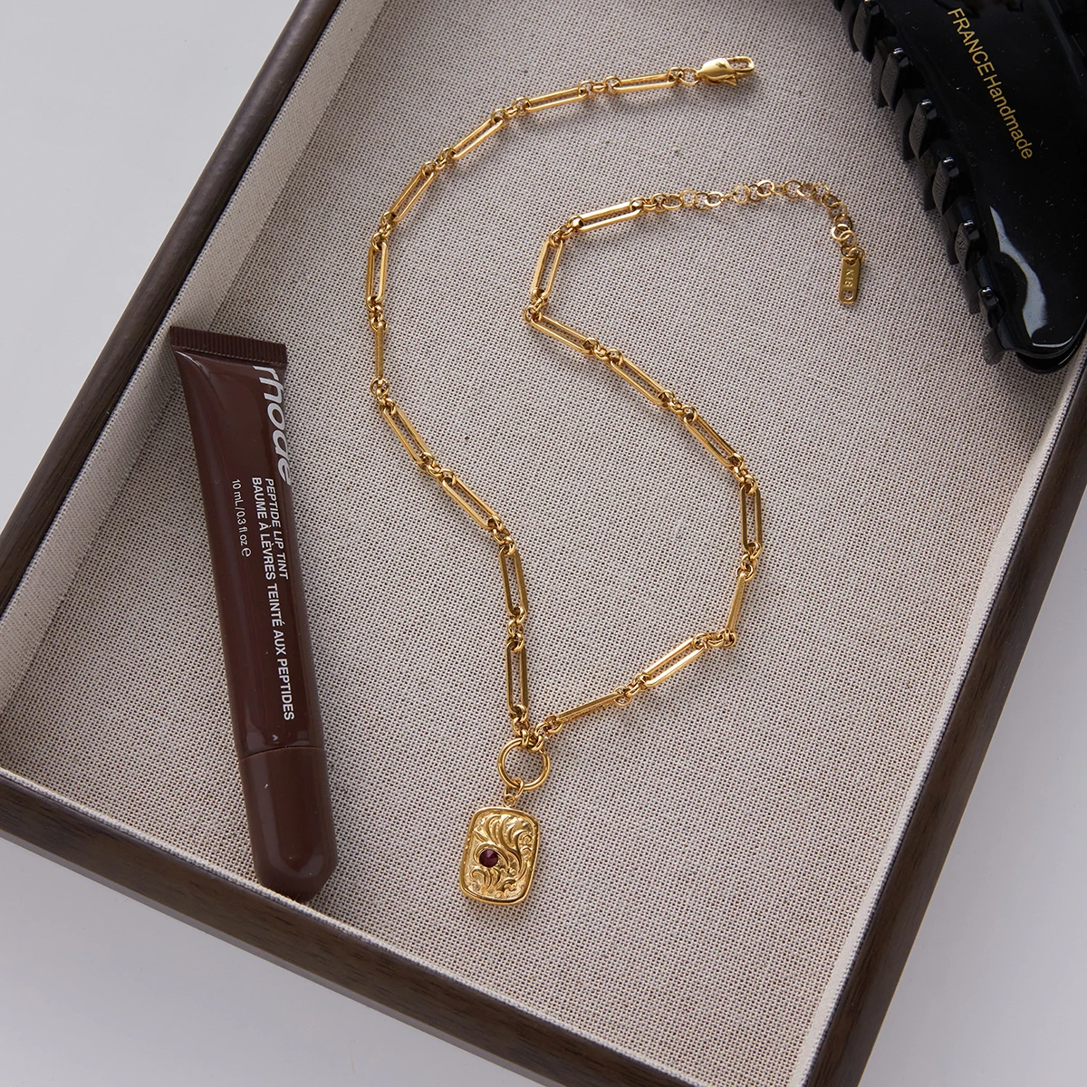 Elegant Gold-Tone Floral Stainless Steel Necklace 4 Elegant Gold-Tone Floral Stainless Steel Necklace - Image 4