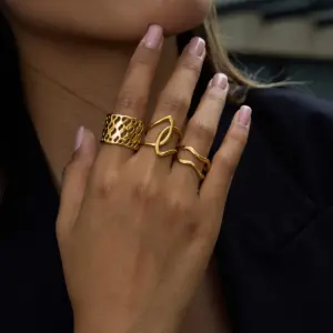 Abe3c8e5dd7f24f9e81f40aed053afb70h