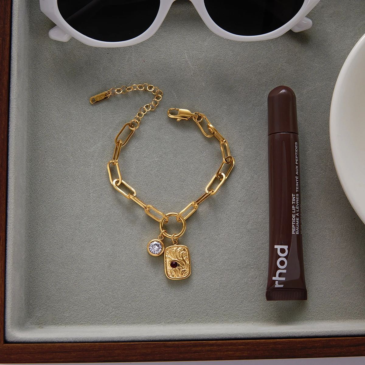 Women's Gold-Toned Stainless Steel Cuff Bracelet 4 Women's Gold-Toned Stainless Steel Cuff Bracelet - Image 4