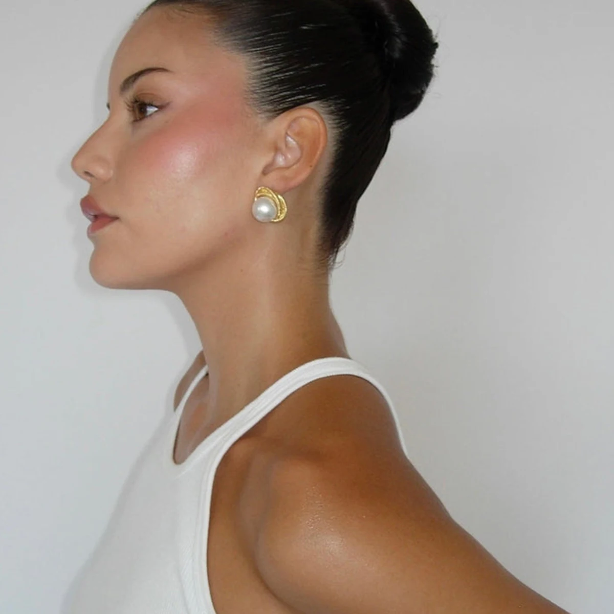 Vintage Stainless Steel Gold Pearl Stud Earrings 5 Vintage Stainless Steel Gold Pearl Stud Earrings - Image 5