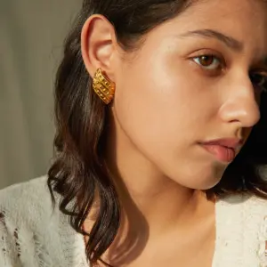 Stainless Steel Crescent Rivet Earrings 7 Adf23b03daa61452885887f356392bddc9