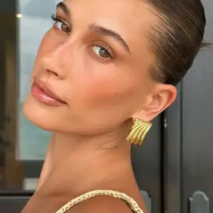 Luxury Gold-Stainless Steel Earrings Model JDE2312091 14 Af2378d532ce8451ea823e64d1745a34do 2