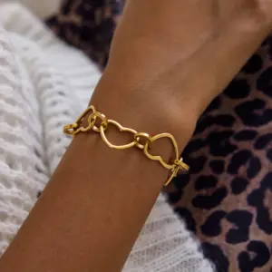 Af4e28073365e48b6abe9ada1c9e32434E