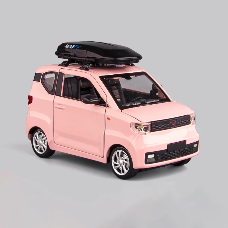 1:24 Scale Diecast Alloy Toy Car in Green 7 1:24 Scale Diecast Alloy Toy Car in Green - Image 7