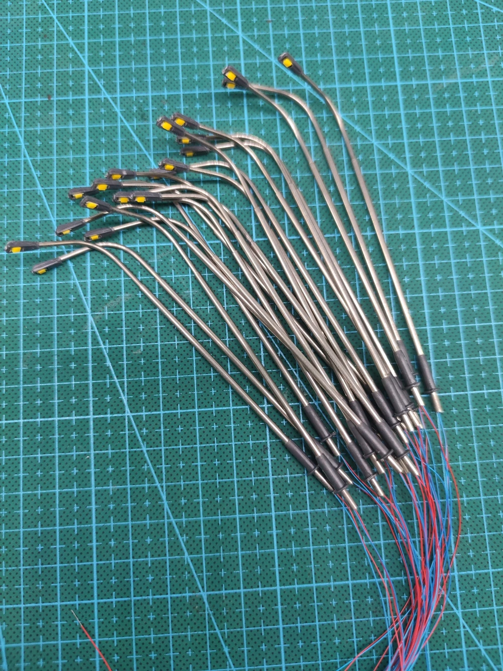 HO Scale Miniature Street Lamps Set of 3 10 HO Scale Miniature Street Lamps Set of 3 - Image 10