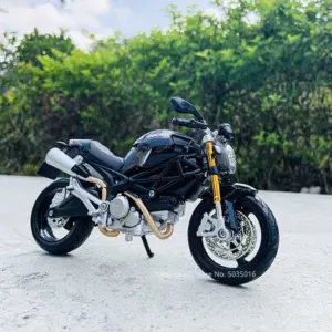 Ducati Monster 696 Maisto 1:12 Scale Model 10 H25f9e3649d3343e3aa18979f7d318660v