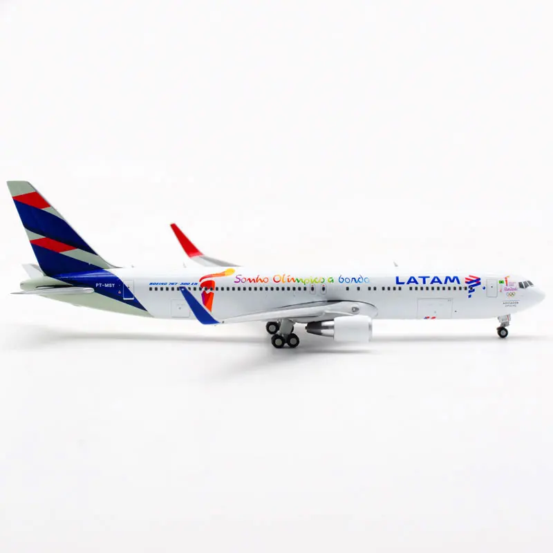 LATAM Boeing 767-300ER Diecast Model 1:400 Scale 5 LATAM Boeing 767-300ER Diecast Model 1:400 Scale - Image 5