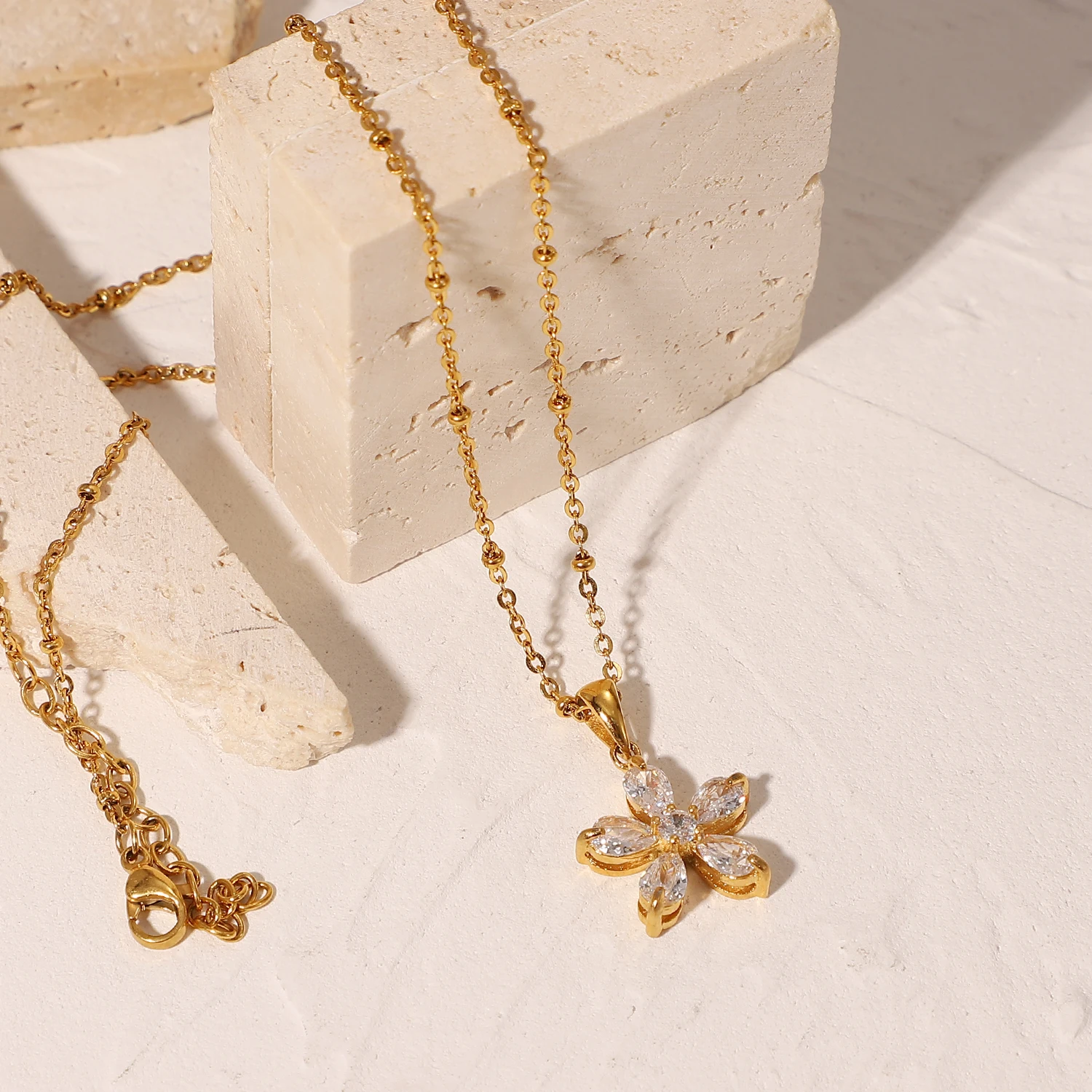 Stainless Steel Women's Floral Pendant Necklace 2 Stainless Steel Women's Floral Pendant Necklace - Image 2