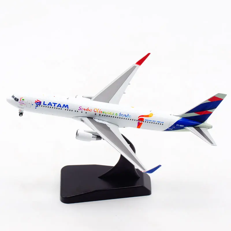LATAM Boeing 767-300ER Diecast Model 1:400 Scale 2 LATAM Boeing 767-300ER Diecast Model 1:400 Scale - Image 2