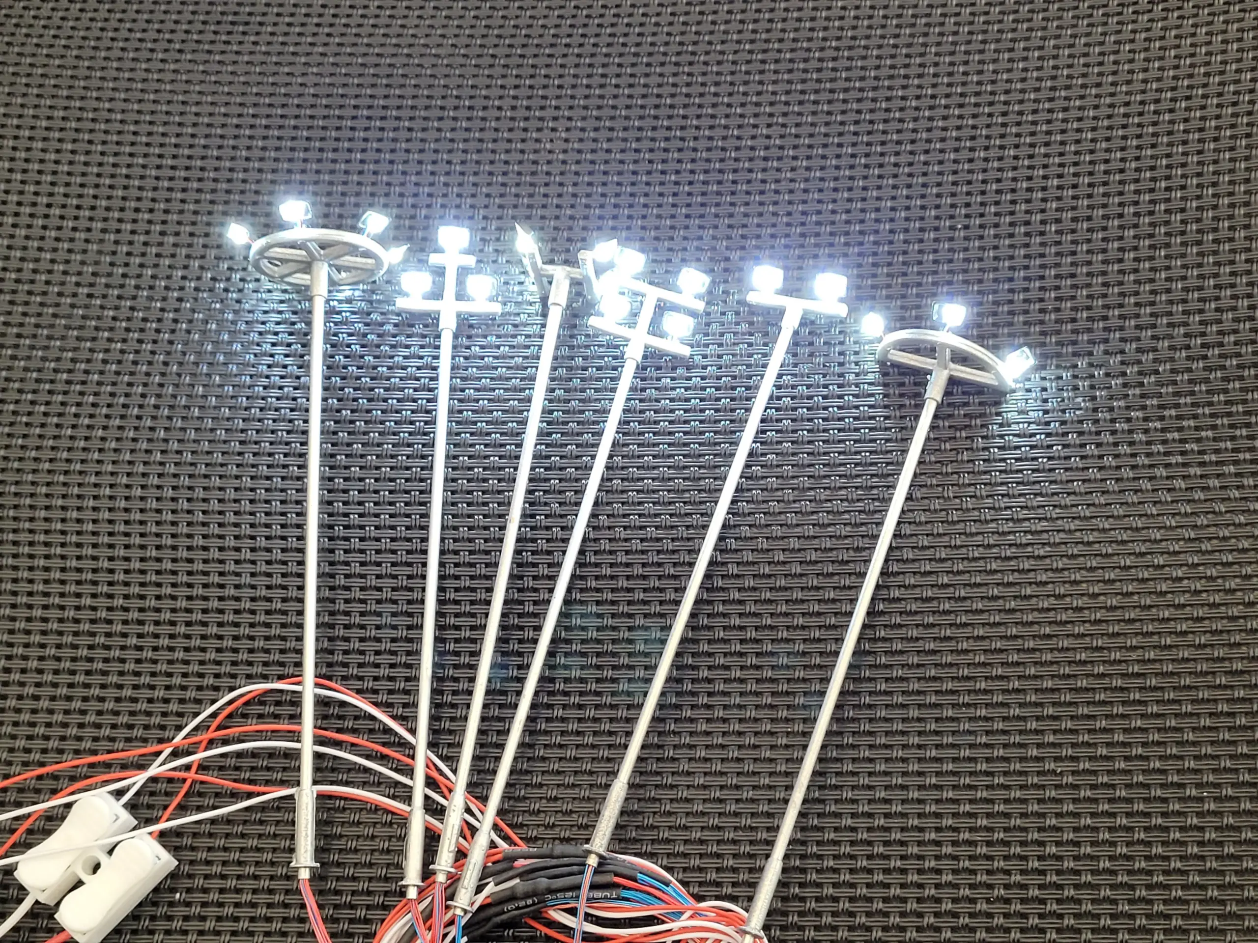 HO Scale Miniature Street Light Set (2, 3, or 4 Pieces) 4 HO Scale Miniature Street Light Set (2, 3, or 4 Pieces) - Image 4