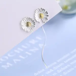 Elegant Asymmetric Daisy Chain Earrings in Silver 8 H56d47da6ad4443528e0d94dff6aef295h