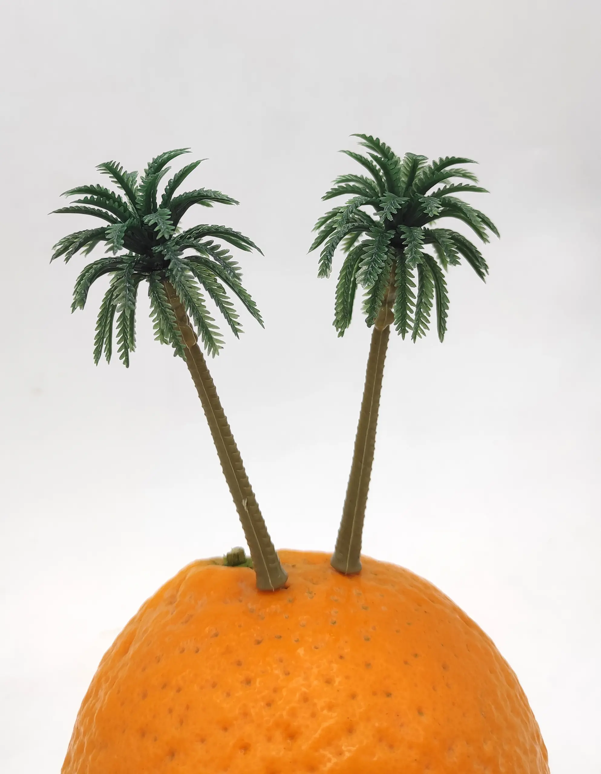 Realistic Plastic Palm Trees for Dioramas 5 Realistic Plastic Palm Trees for Dioramas - Image 5