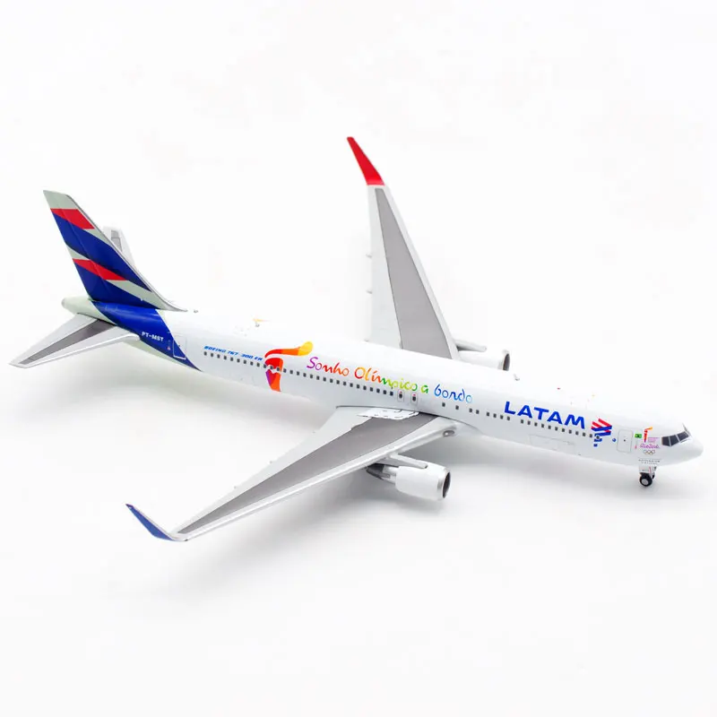 LATAM Boeing 767-300ER Diecast Model 1:400 Scale 3 LATAM Boeing 767-300ER Diecast Model 1:400 Scale - Image 3