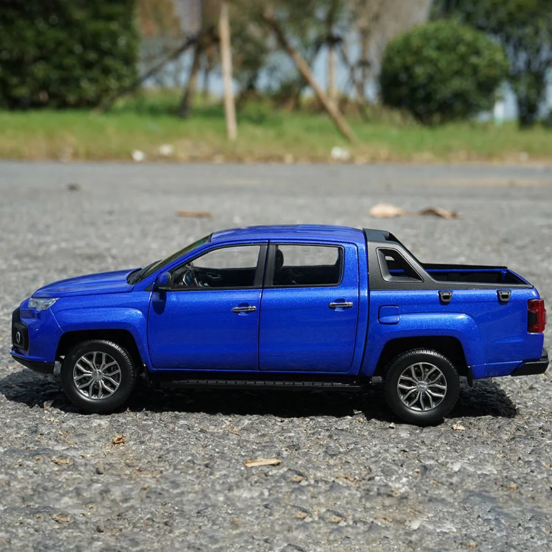 1:18 Scale Jiangling JMC Pickup Diecast Model 2 1:18 Scale Jiangling JMC Pickup Diecast Model - Image 2