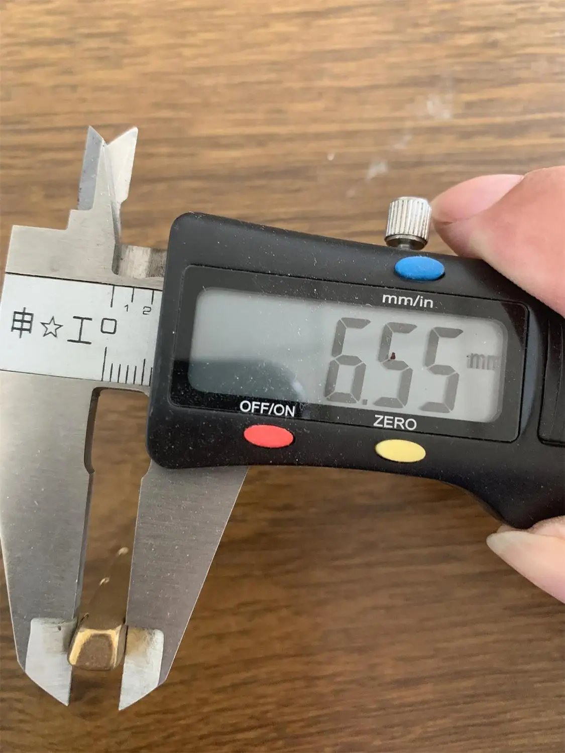 High-Quality Brass Nut for Electric Bass Guitars 2 High-Quality Brass Nut for Electric Bass Guitars - Image 2