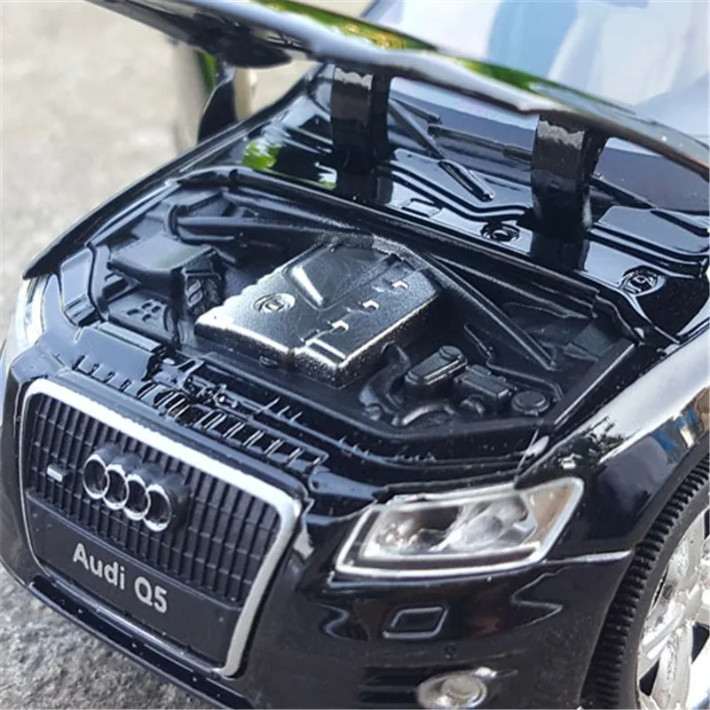 1:32 Scale Q5 SUV Alloy Model Replica 6 1:32 Scale Q5 SUV Alloy Model Replica - Image 6