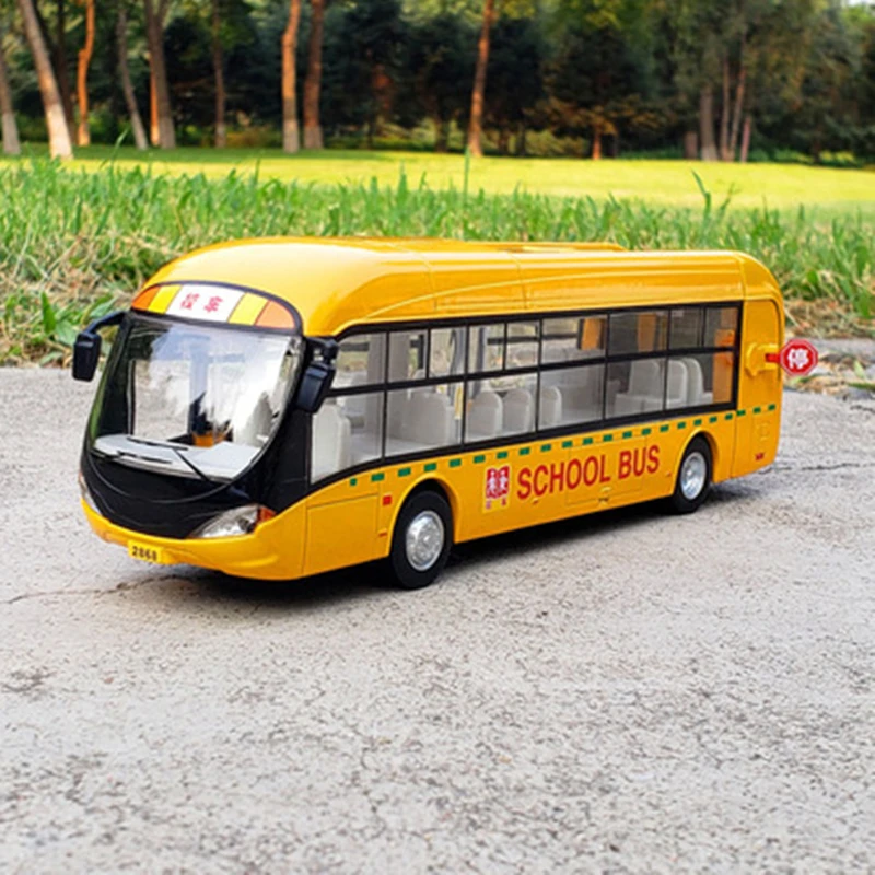 Electric Toy City Bus 1:32 Scale for Collectors 4 Electric Toy City Bus 1:32 Scale for Collectors - Image 4