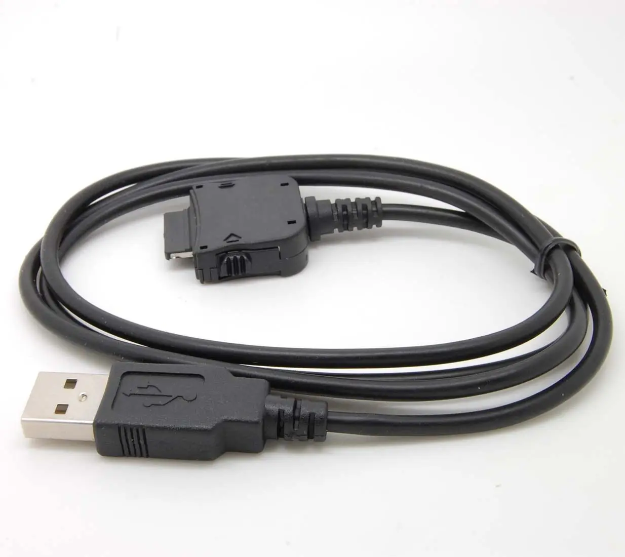 HP iPAQ 48-Inch USB Data & Charging Cable 4 HP iPAQ 48-Inch USB Data & Charging Cable - Image 4