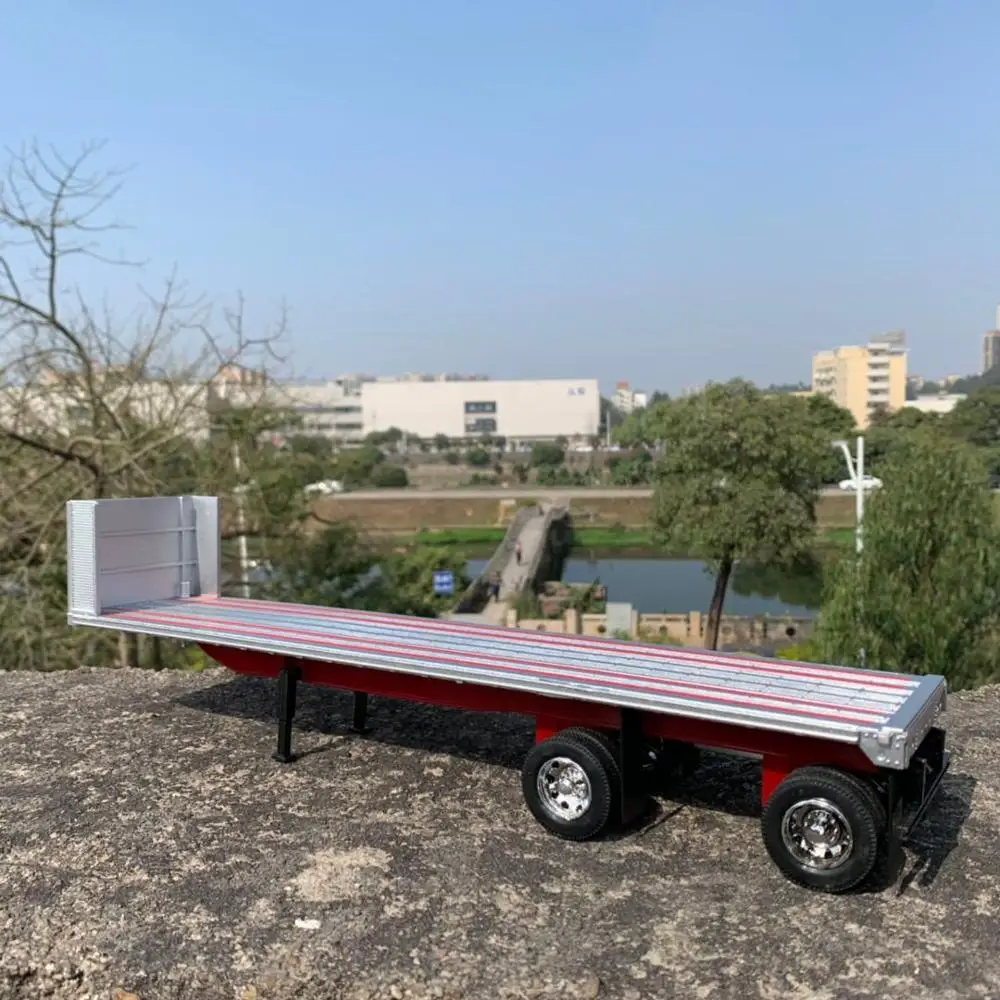 1/32 Scale Diecast Truck Model with Striped Flatbed 2 1/32 Scale Diecast Truck Model with Striped Flatbed - Image 2