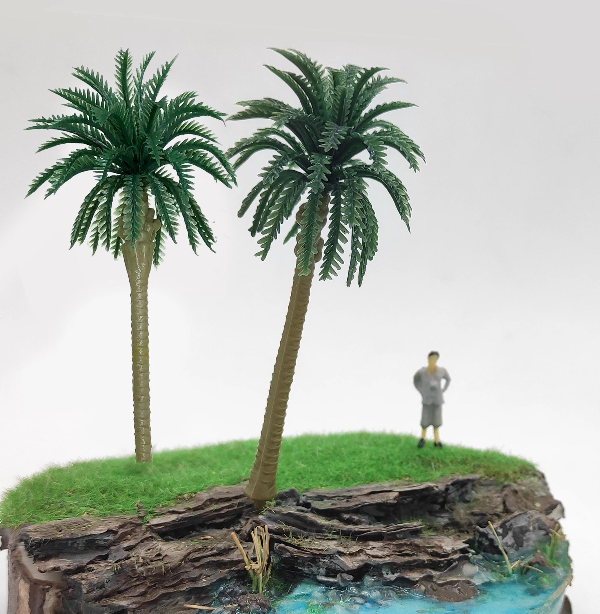 Realistic Plastic Palm Trees for Dioramas 6 Realistic Plastic Palm Trees for Dioramas - Image 6