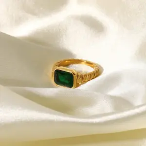 Hb50acbe8c82944bcb3f11c84f10f47f8V