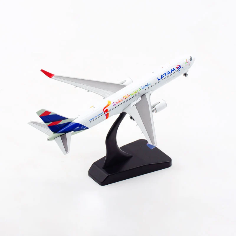 LATAM Boeing 767-300ER Diecast Model 1:400 Scale 6 LATAM Boeing 767-300ER Diecast Model 1:400 Scale - Image 6