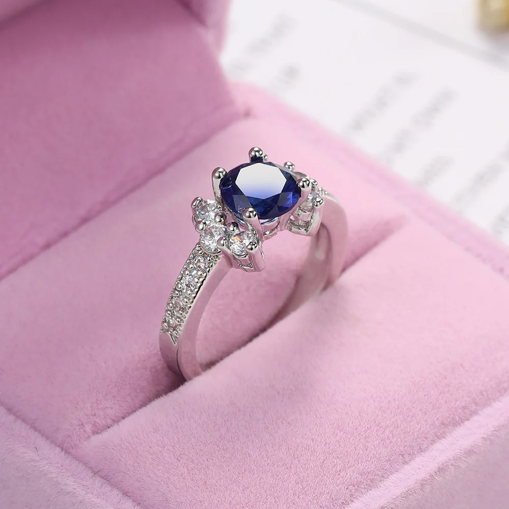 Elegant Women's Cubic Zirconia Ring in Silver 8 Elegant Women's Cubic Zirconia Ring in Silver - Image 8