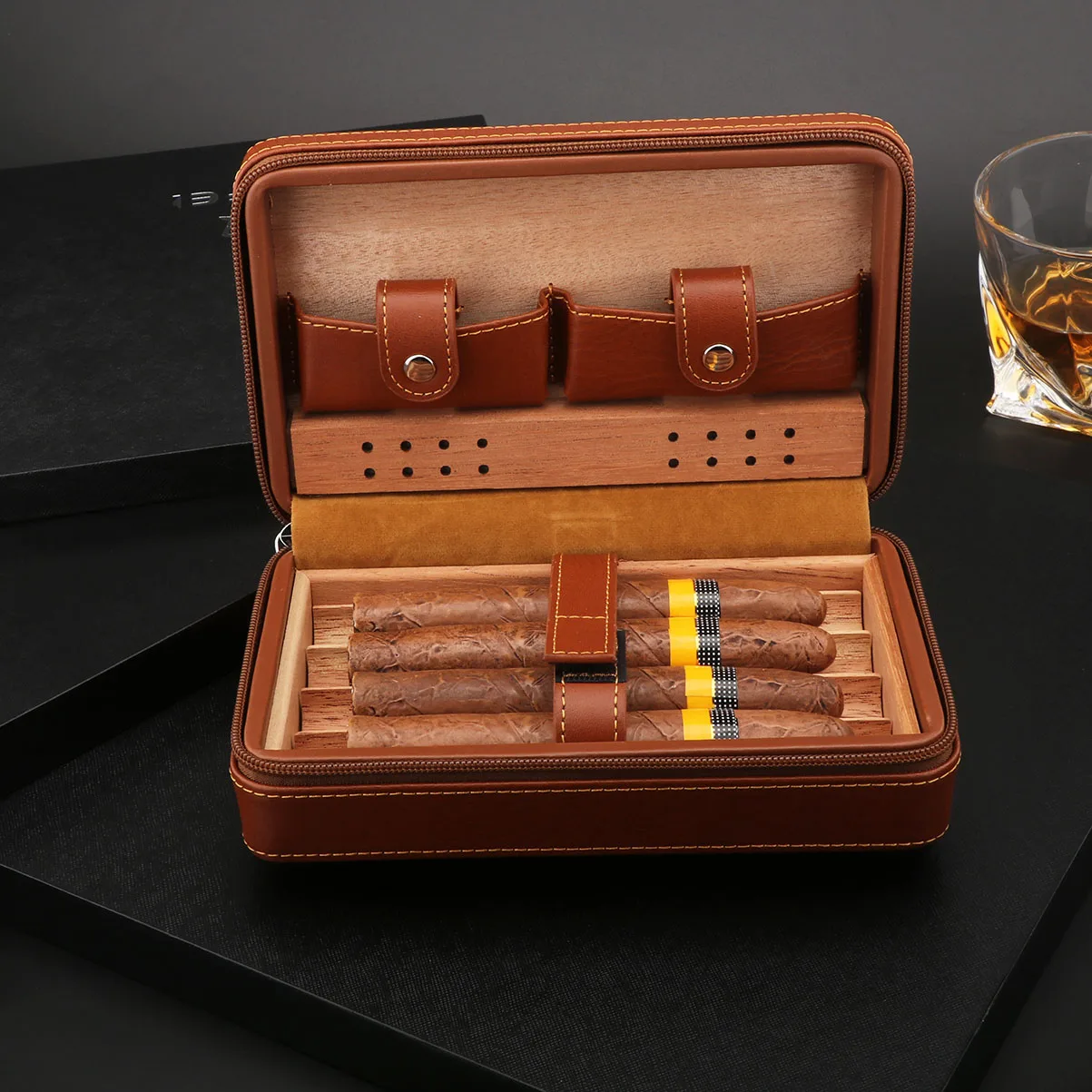 Premium Leather Travel Cigar Humidor 4 Premium Leather Travel Cigar Humidor - Image 4