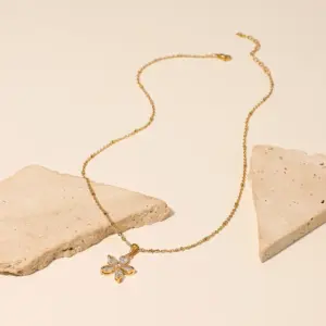 Stainless Steel Women's Floral Pendant Necklace 11 Hda73361c60e54310ae0ee749da65265bk