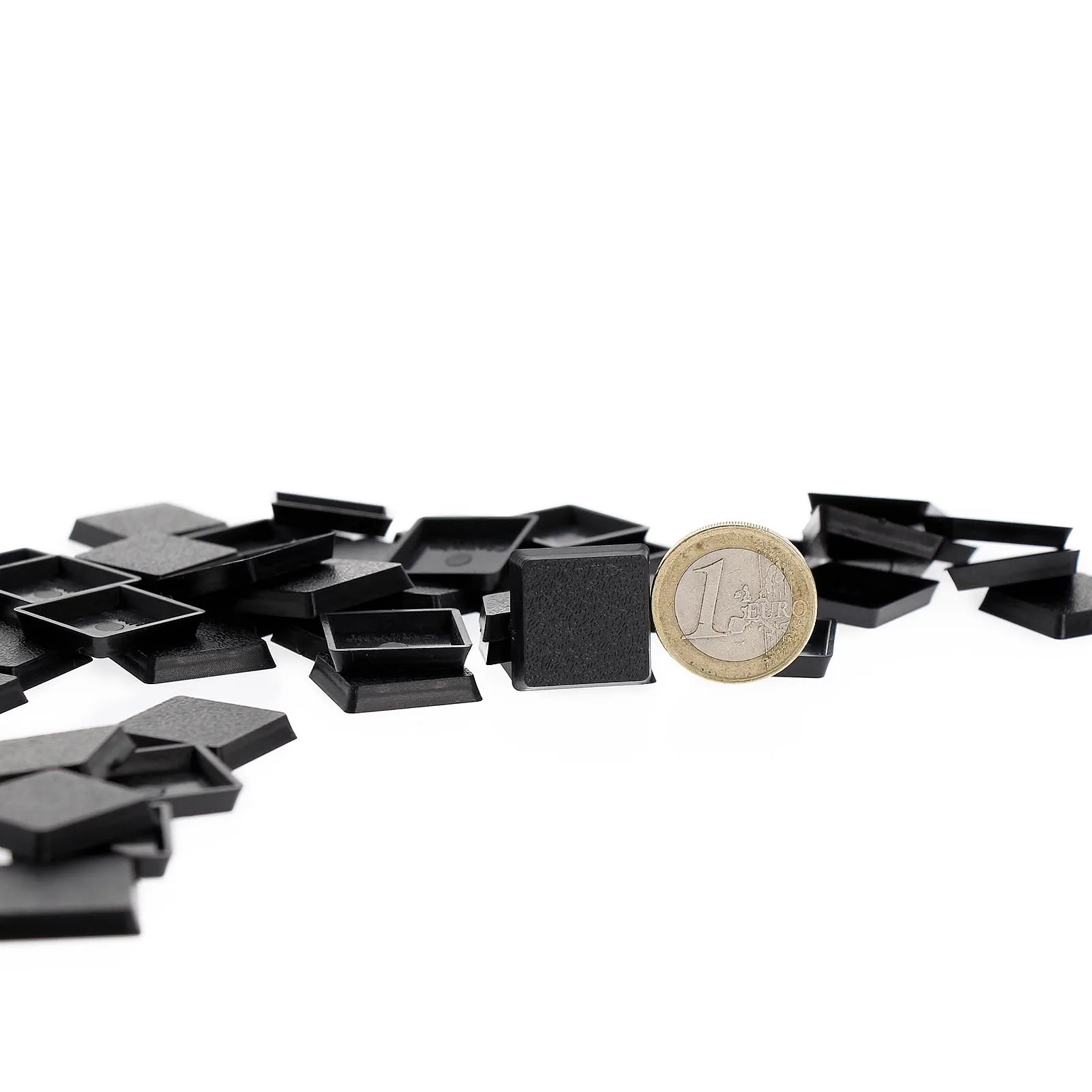 Square 20mm Miniature Bases Set in Black 6 Square 20mm Miniature Bases Set in Black - Image 6