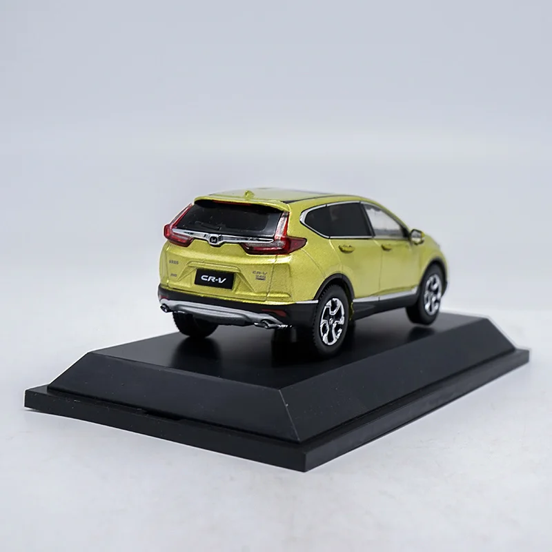 2017 Honda CR-V Diecast Model in Yellow-Green 4 2017 Honda CR-V Diecast Model in Yellow-Green - Image 4