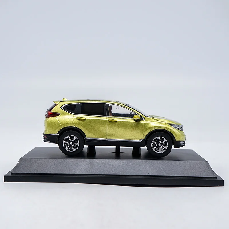 2017 Honda CR-V Diecast Model in Yellow-Green 2 2017 Honda CR-V Diecast Model in Yellow-Green - Image 2